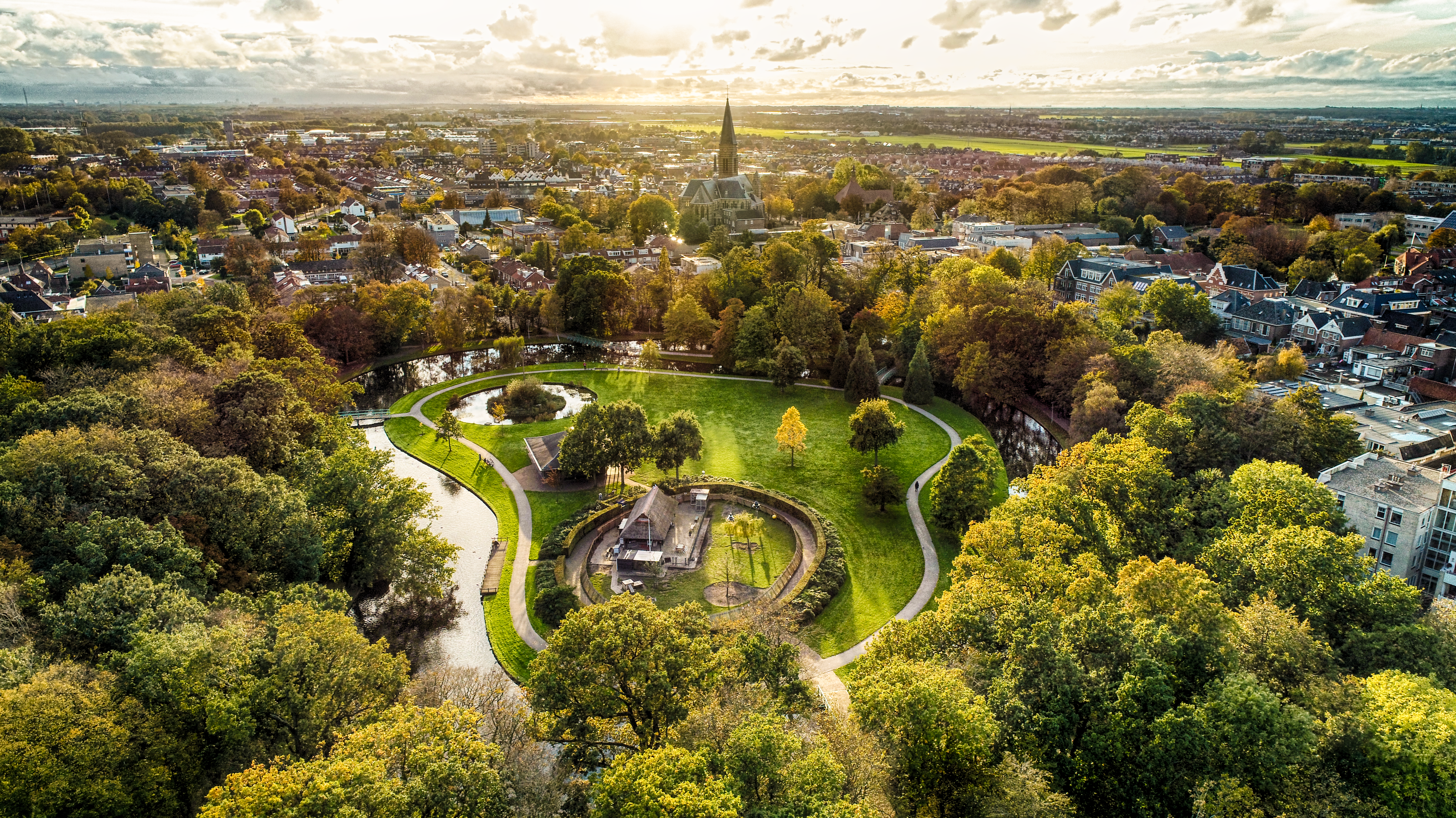 What are the advantages of 'silent sale'?